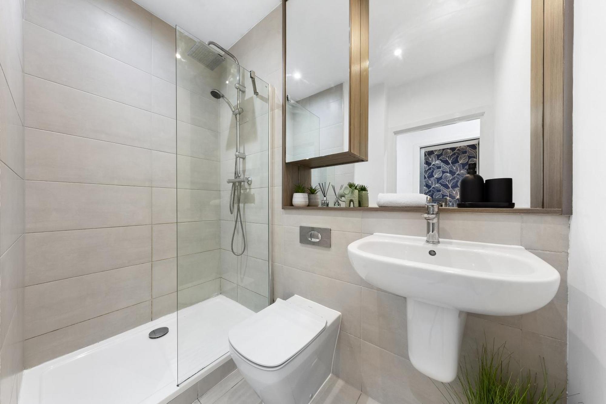 Modern One Bedroom Flat - Sleeps 5 -Near Heathrow - London Ub3 Esterno foto